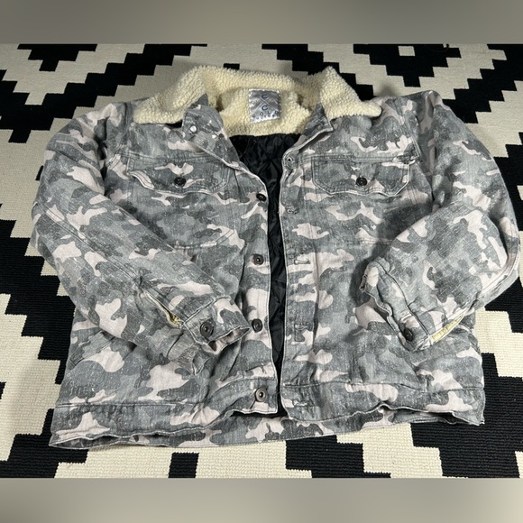 COLD CULTURE, camo, faux shearling jacket!! - Picture 2 of 13